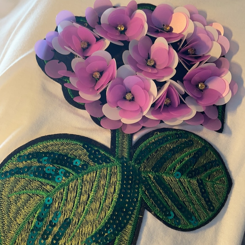 NEW ⭐️ NWOT- 3 Dimensional Designer T-shirt.   $60 Medium - Picture 7 of 13